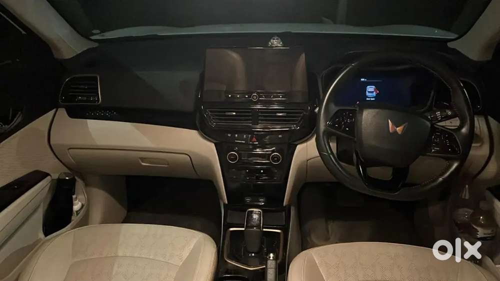 Mahindra Xuv400 Ev 2024 Electric Well Maintained