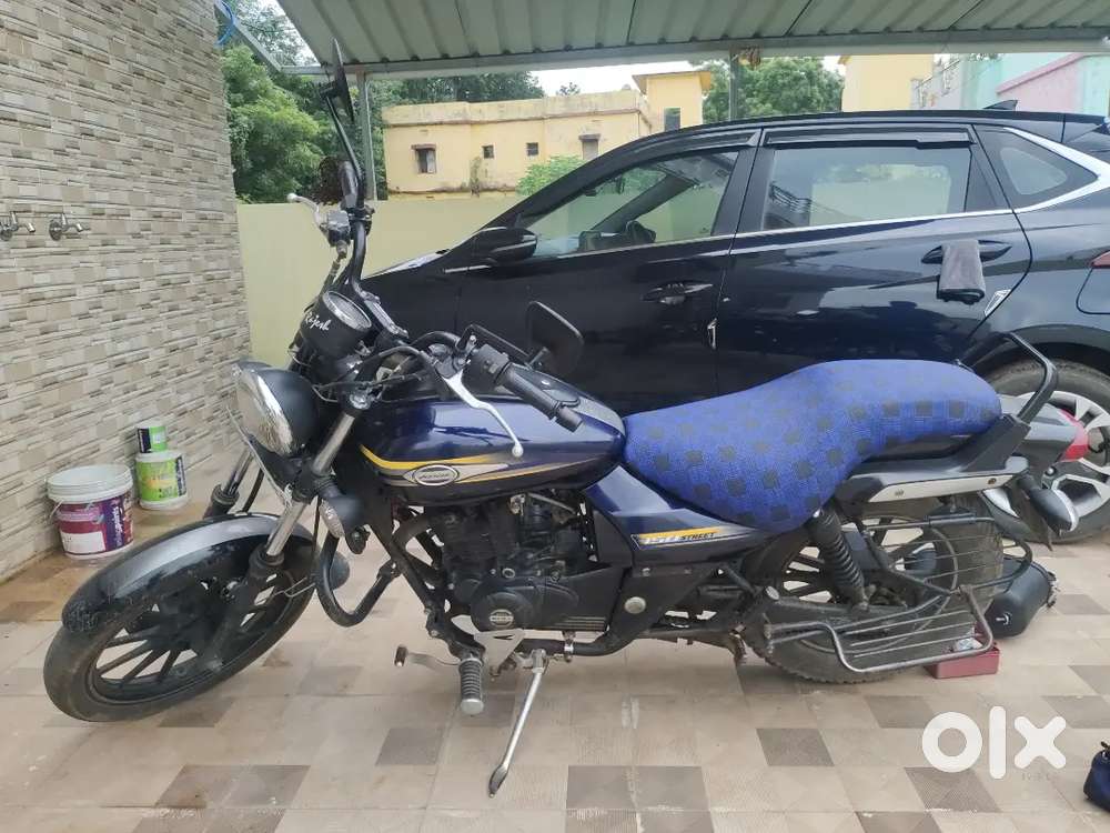 Bajaj Avenger Street 2016