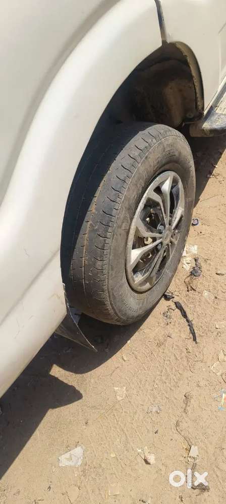 Nai Gadi Lena Do Tyre Naya Hai