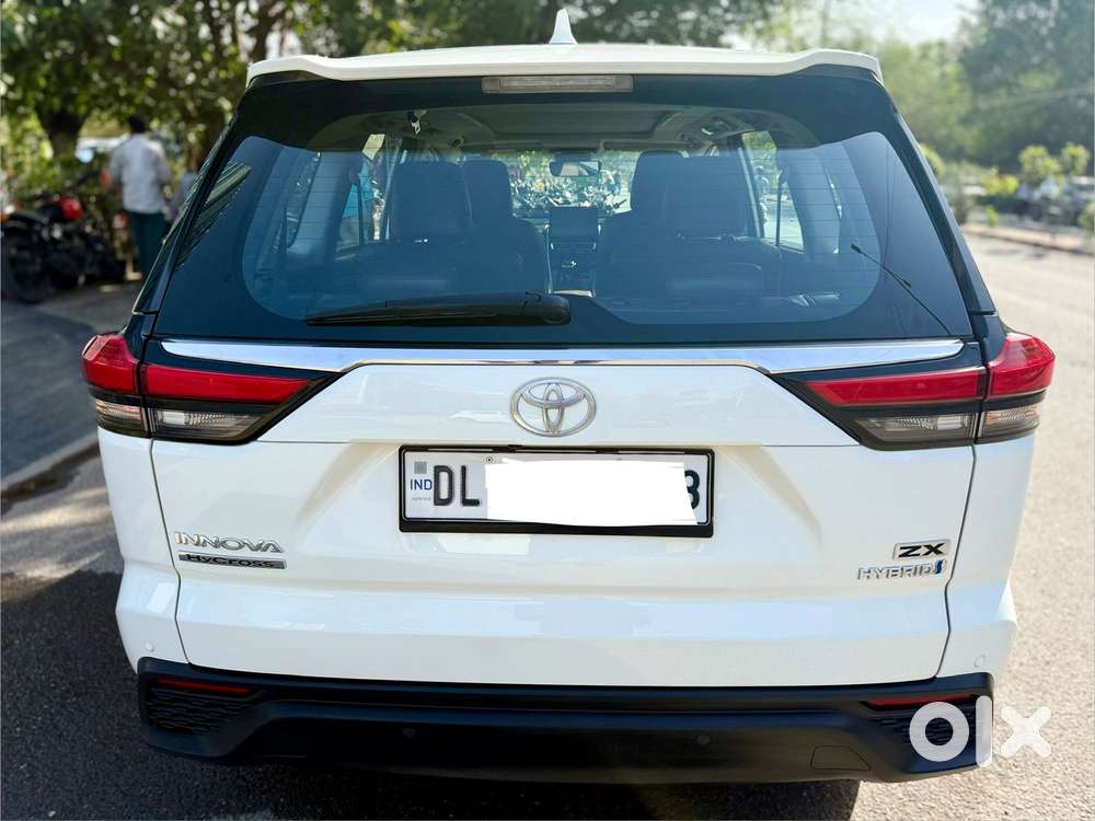 Toyota Innova Hycross 2.0 Zx (o) Hybrid 7 Str, 2025, Petrol