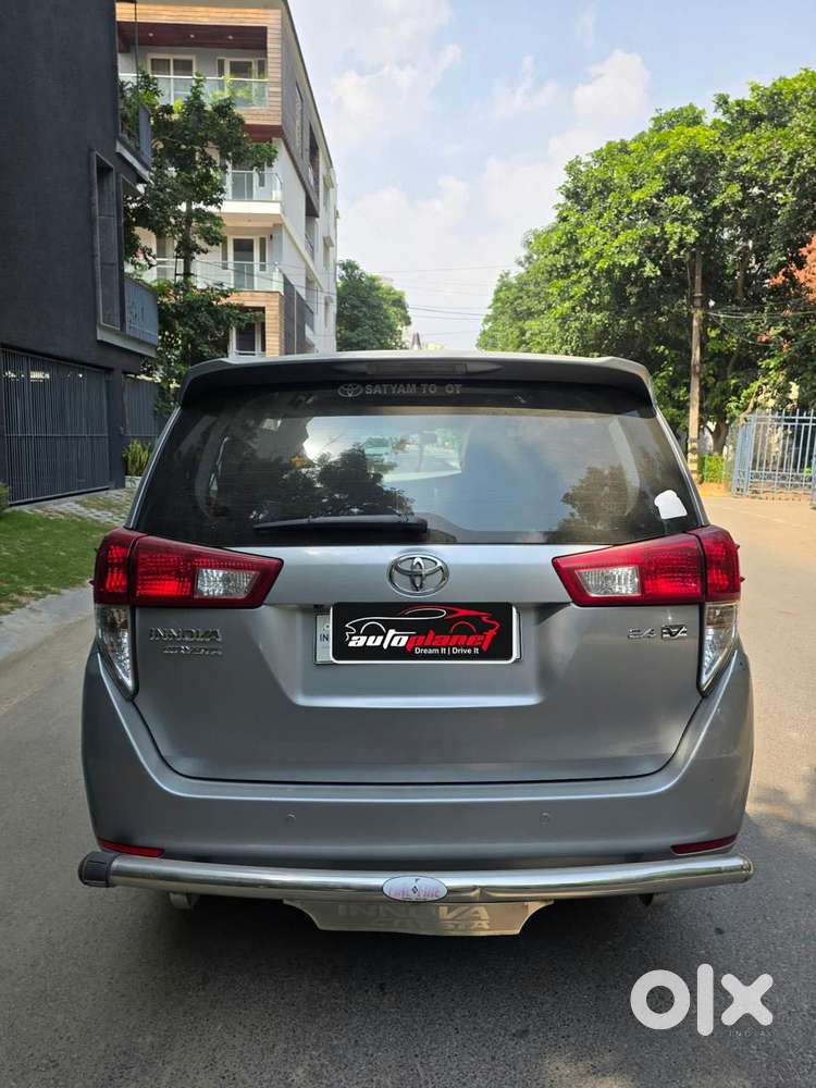 Toyota Innova Crysta 2.4 V 8 Str, 2017, Diesel