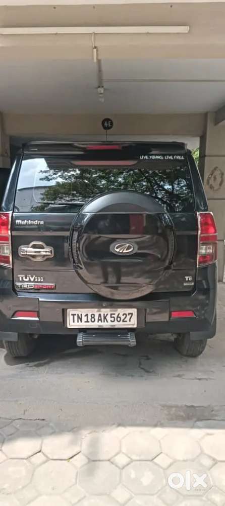 Mahendra Tuv 300