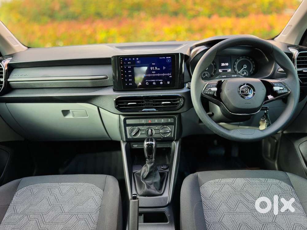 Skoda Kylaq Signature, 2025, Petrol