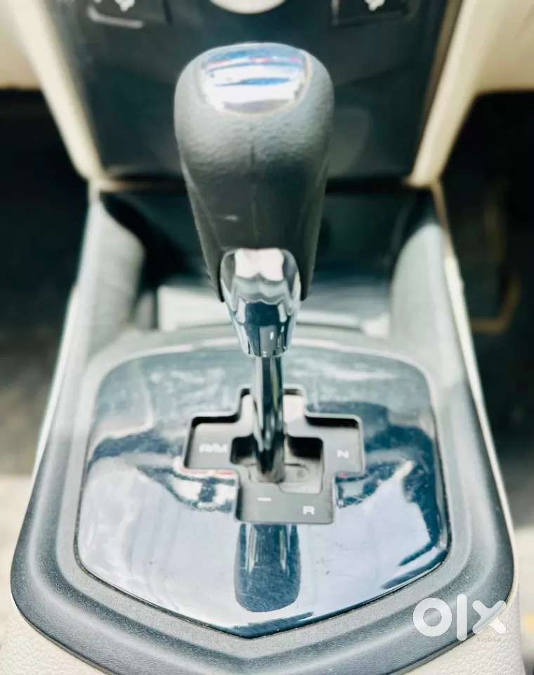 Mahindra Xuv300 1.2 W6 Amt Petrol, 2022, Petrol