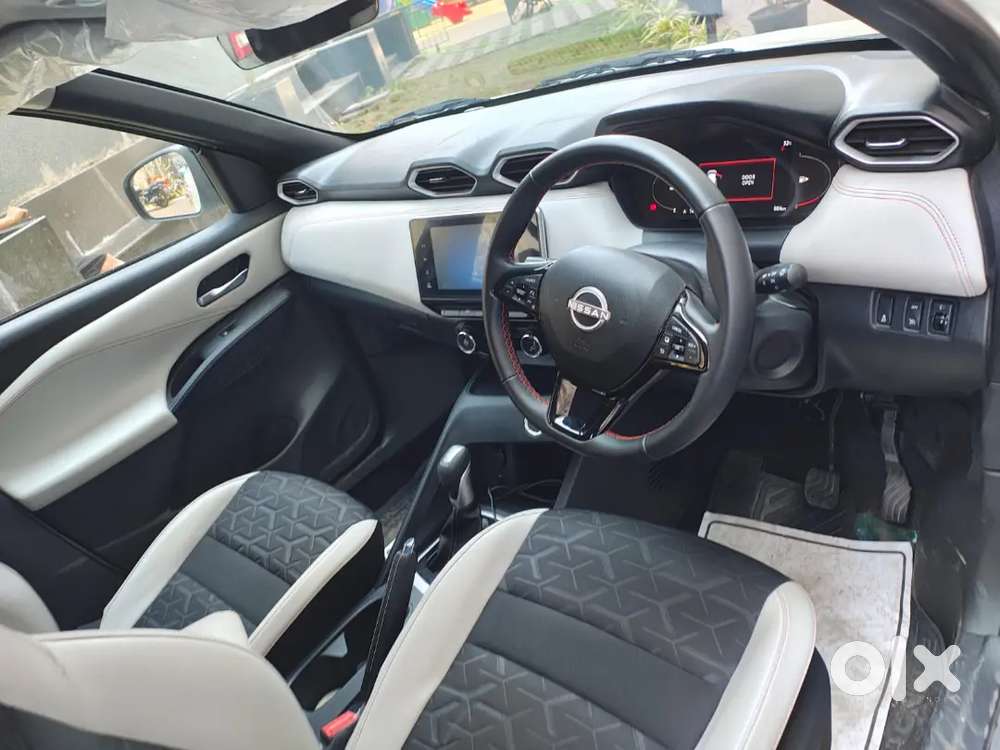 Nissan Magnite 1.0 Xv Turbo Cvt 2025