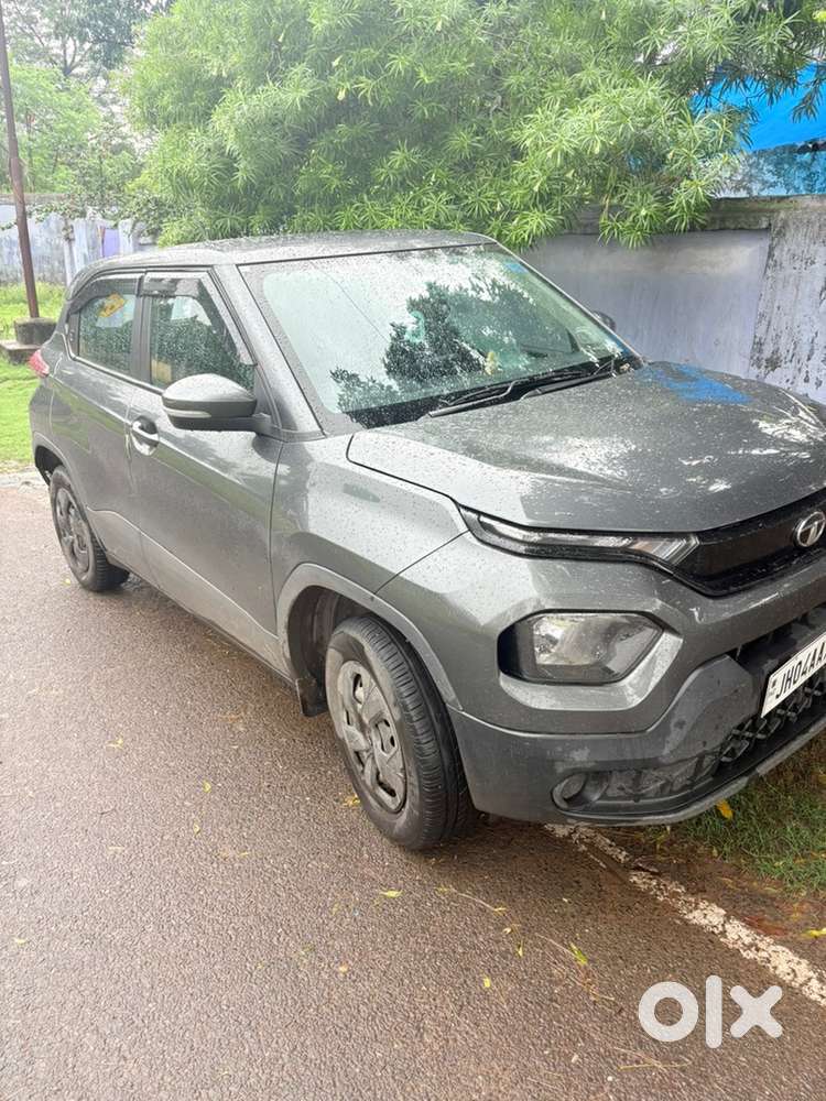 Selling Almost New Tata Punch Petrol Manual 2023