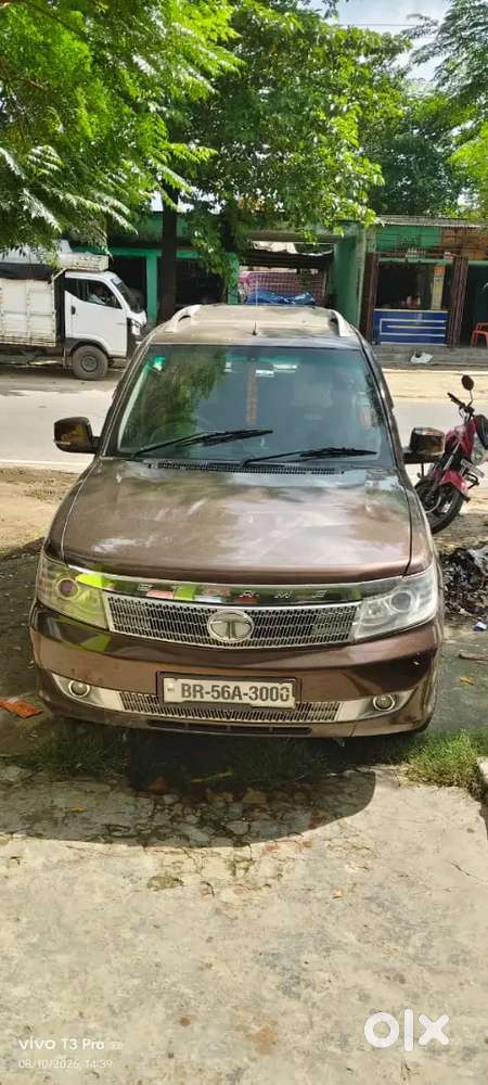 Tata Safari Storme 2015