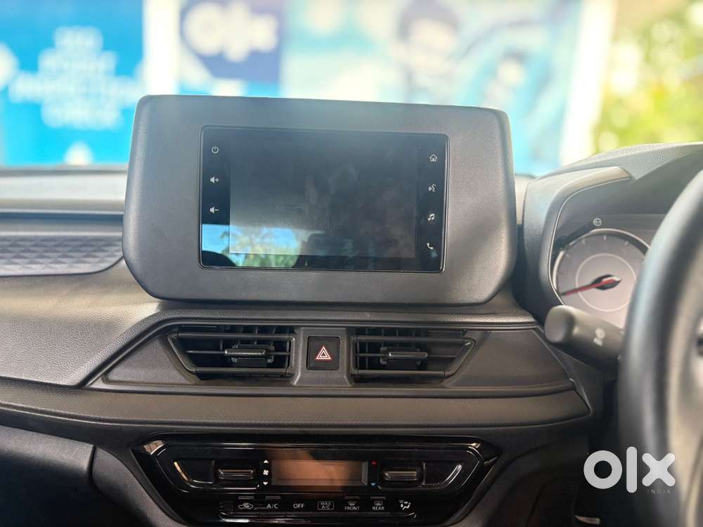 Maruti Suzuki Swift Vxi + Manual, 2024, Petrol