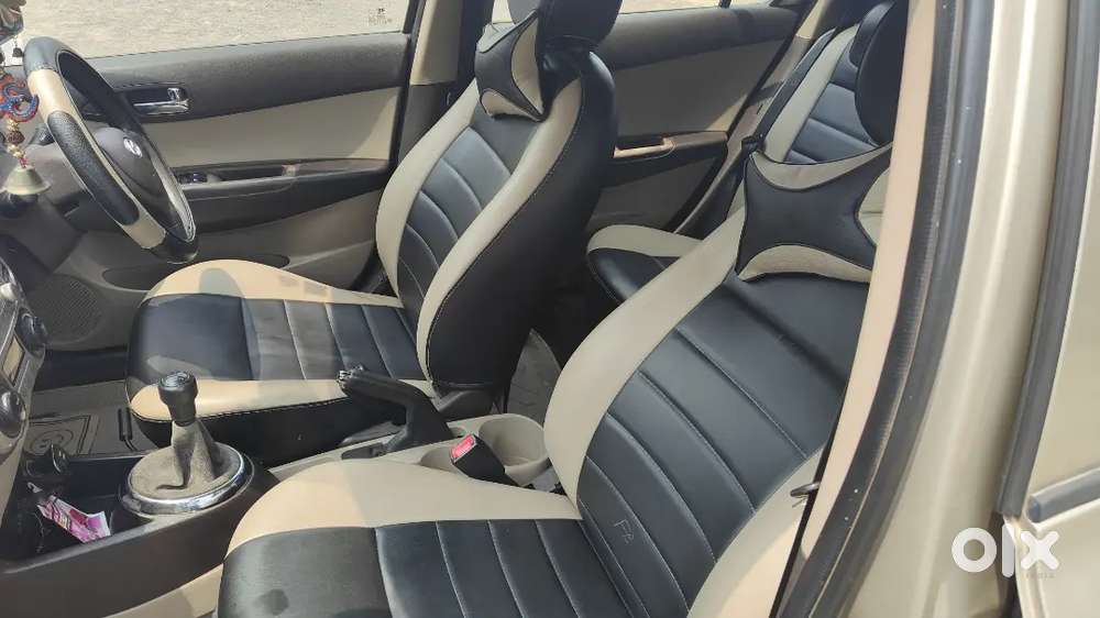 Hyundai I20 Car Top Variant Petrol Well Maintained For Sale