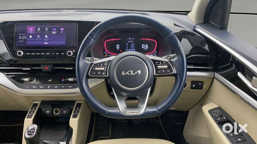 Kia Carens 1.4 Luxury Plus Dct 7 Str, 2022, Petrol