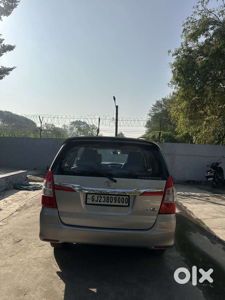 Toyota Innova 2.5 Zx 7 Str Bs-iv, 2015, Diesel