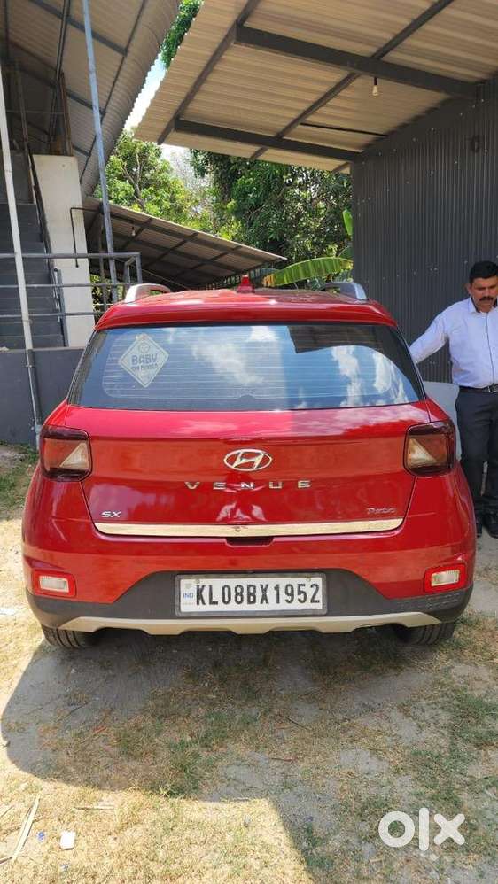 Hyundai Venue Sx Plus Dct Turbo 2021 Petrol Well Maintained