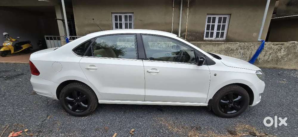 Skoda Rapid Elegance Mt 1.6 Mpi  White  Excellent Condition