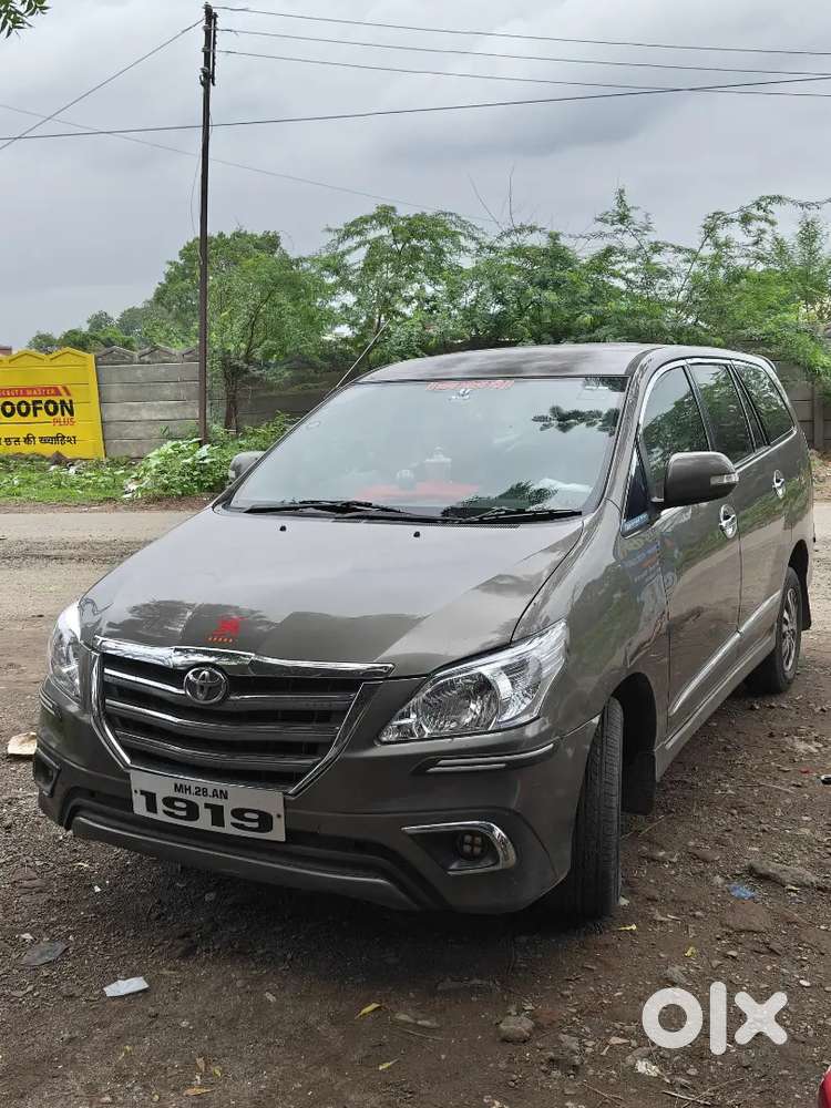 Toyota Innova 2.5 V 2015