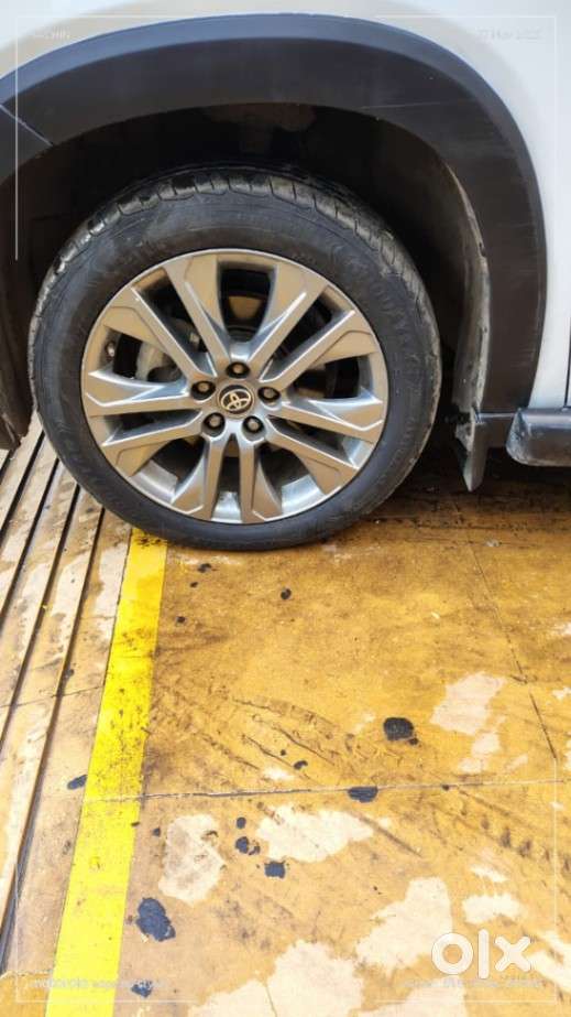 Toyota Innova Hycross 2.0 Zx (o) Hybrid 7 Str, 2024, Petrol