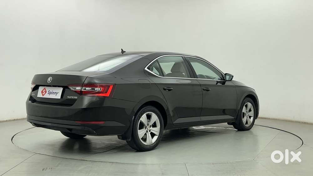 Skoda Superb [2014-2016] 1.8 Style Tsi At, 2018, Petrol