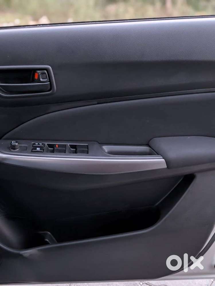 Maruti Suzuki Swift 1.2 Lxi (o), 2023, Petrol