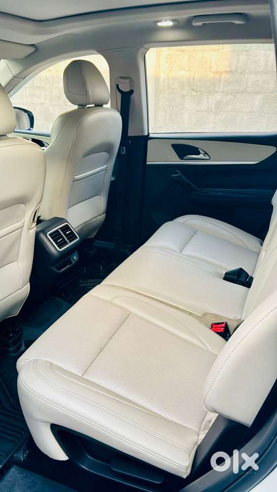 Mahindra Xuv700 2.2 Ax 7 Diesel At Str, 2023, Diesel