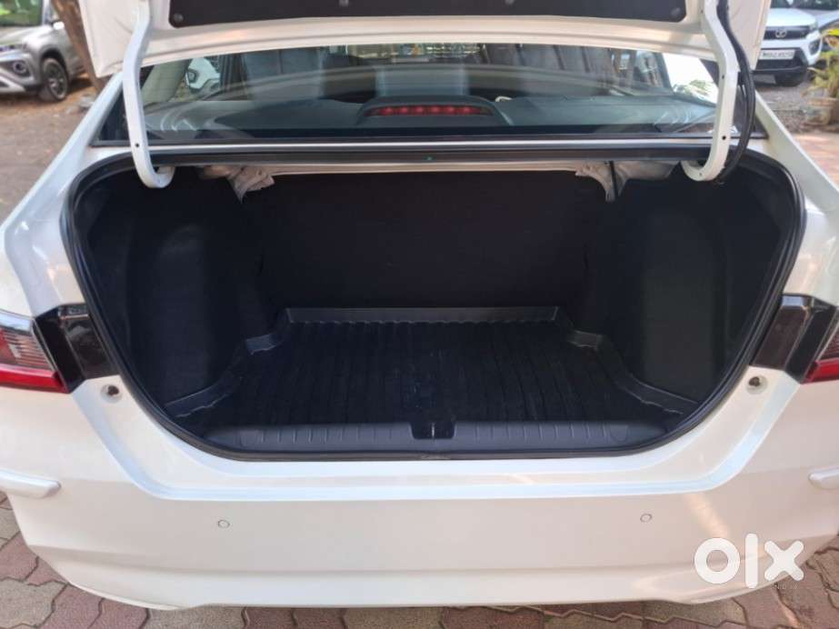 Honda Amaze Zx 1.2 Petrol Cvt, 2025, Petrol