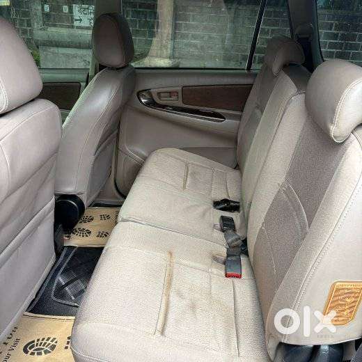 Toyota Innova 2.5 G (diesel) 8 Seater, 2015, Diesel