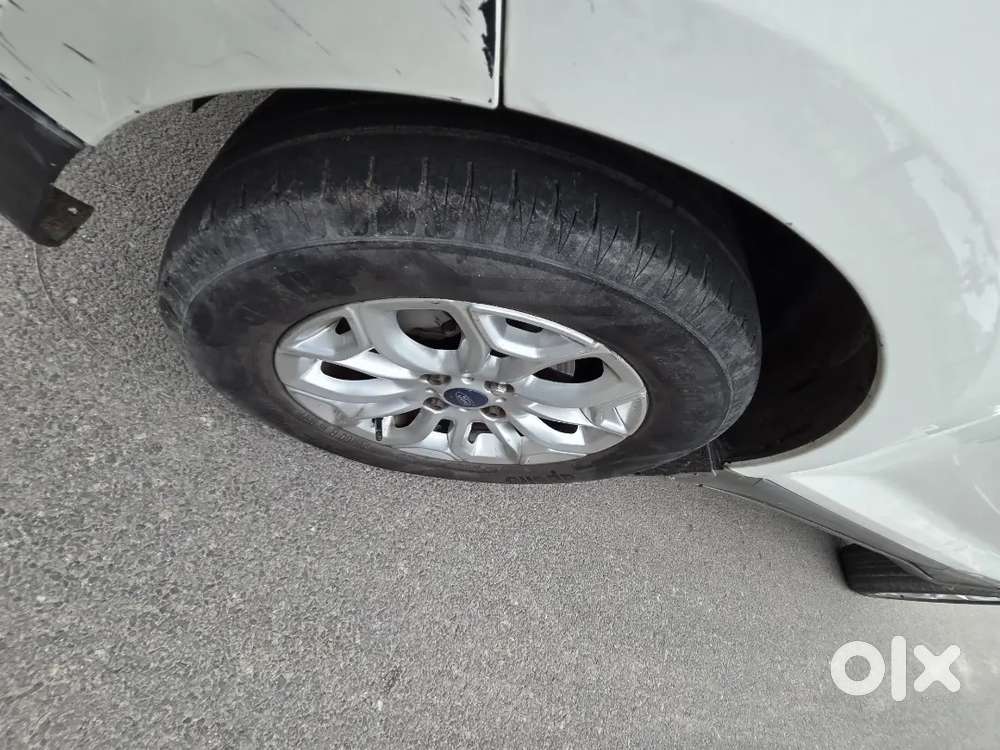 Ford Ecosport Titanium 2013 Dimond White Color