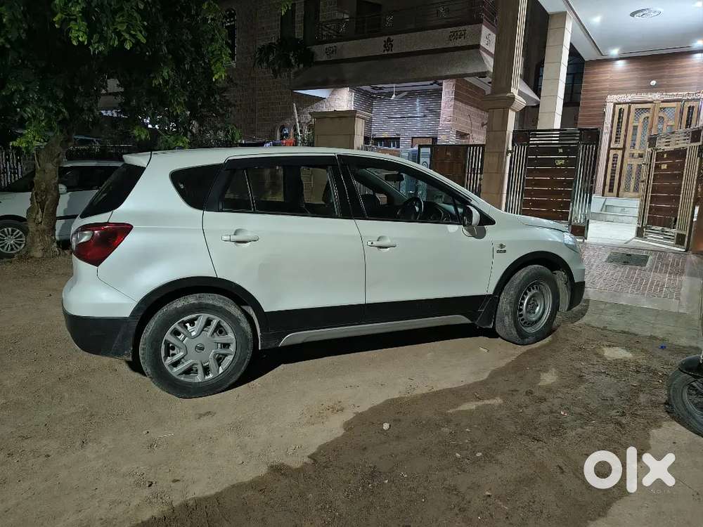 Maruti Suzuki S-cross 2016 Diesel Well Maintained