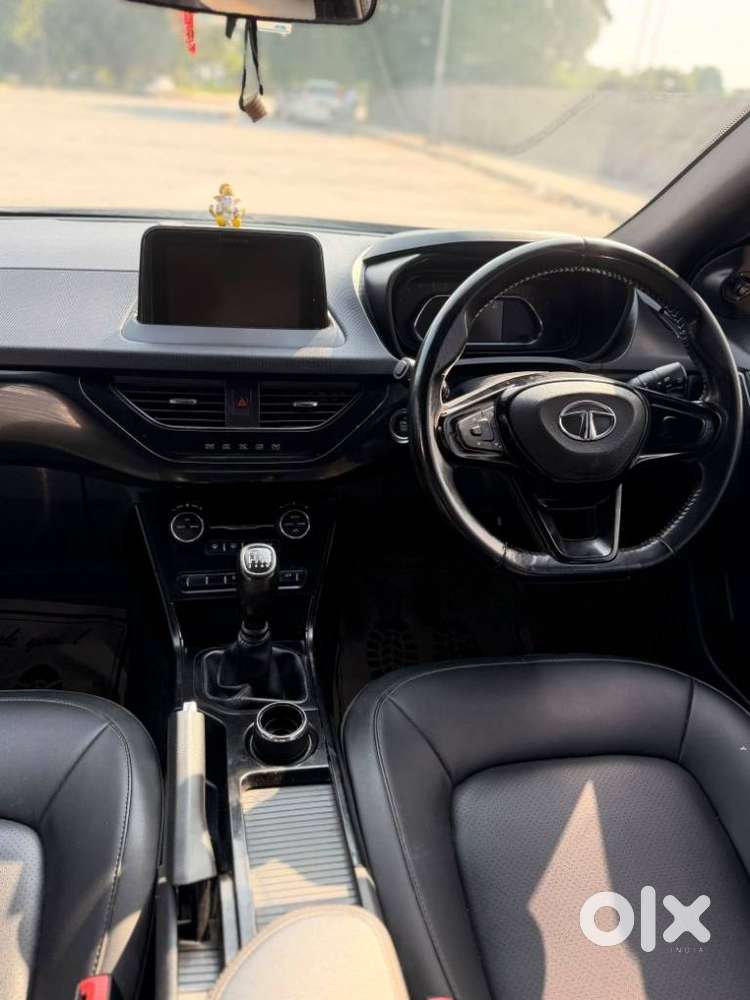 Tata Nexon, 2023, Petrol