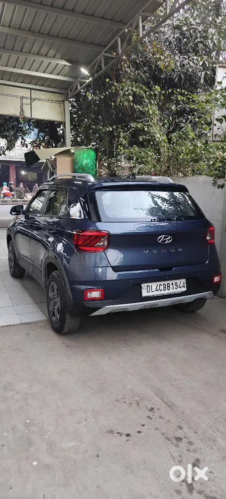 Hyundai Venue 2022 Petrol Well Maintained