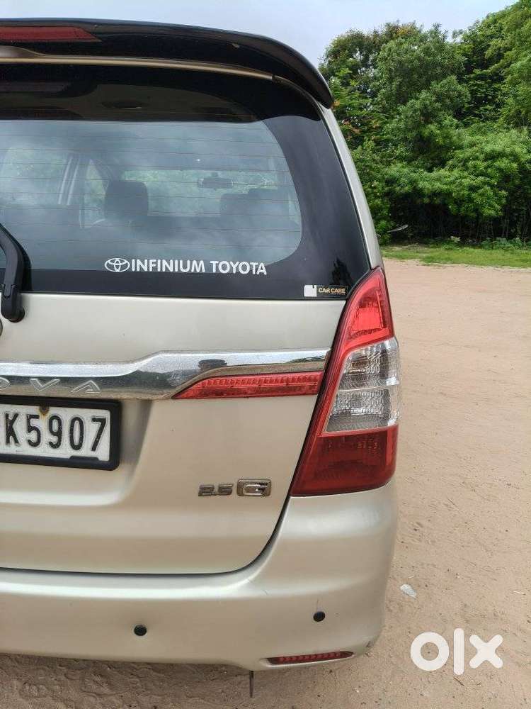Toyota Innova 2.5 Gx (diesel) 8 Seater Bs Iv, 2015, Diesel