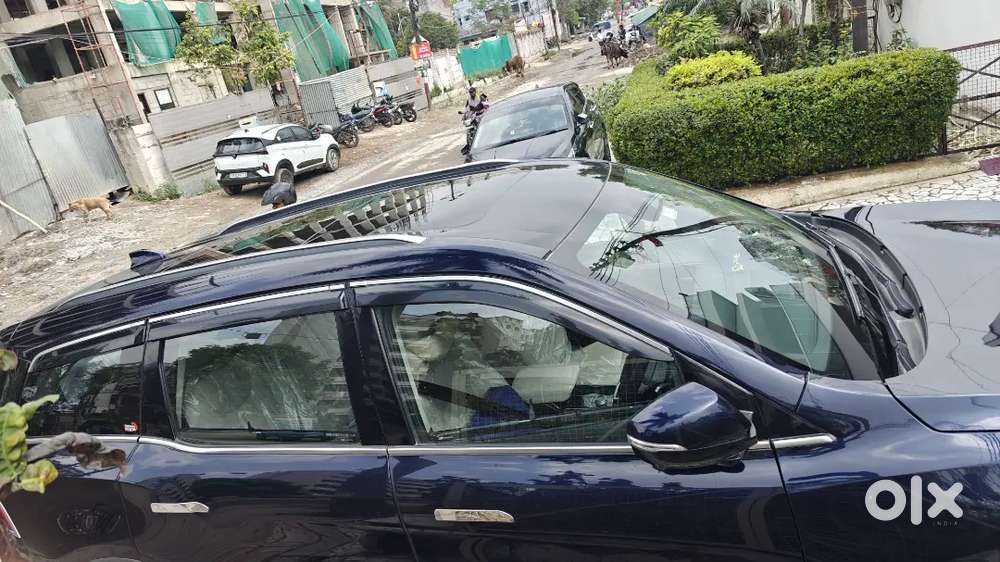 Mahindra Xuv700 2024 Diesel 22300 Km Driven