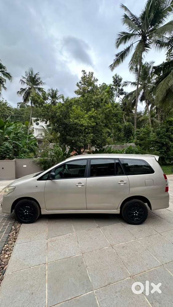 Toyota Innova 2013 Diesel Well Maintained