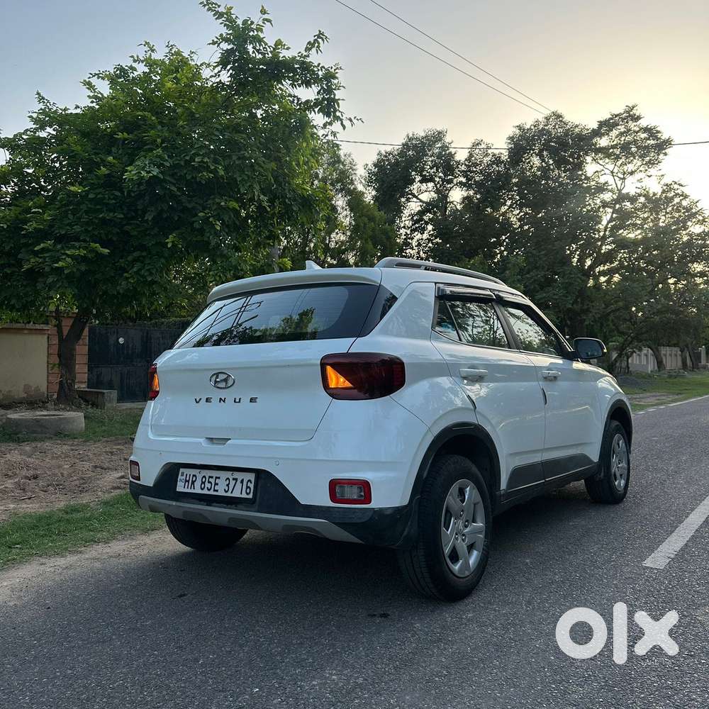 Hyundai Venue 1.2 S (o), 2021, Petrol