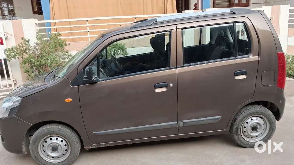Wagon R 2011 Lxi Petrol,brown Colour