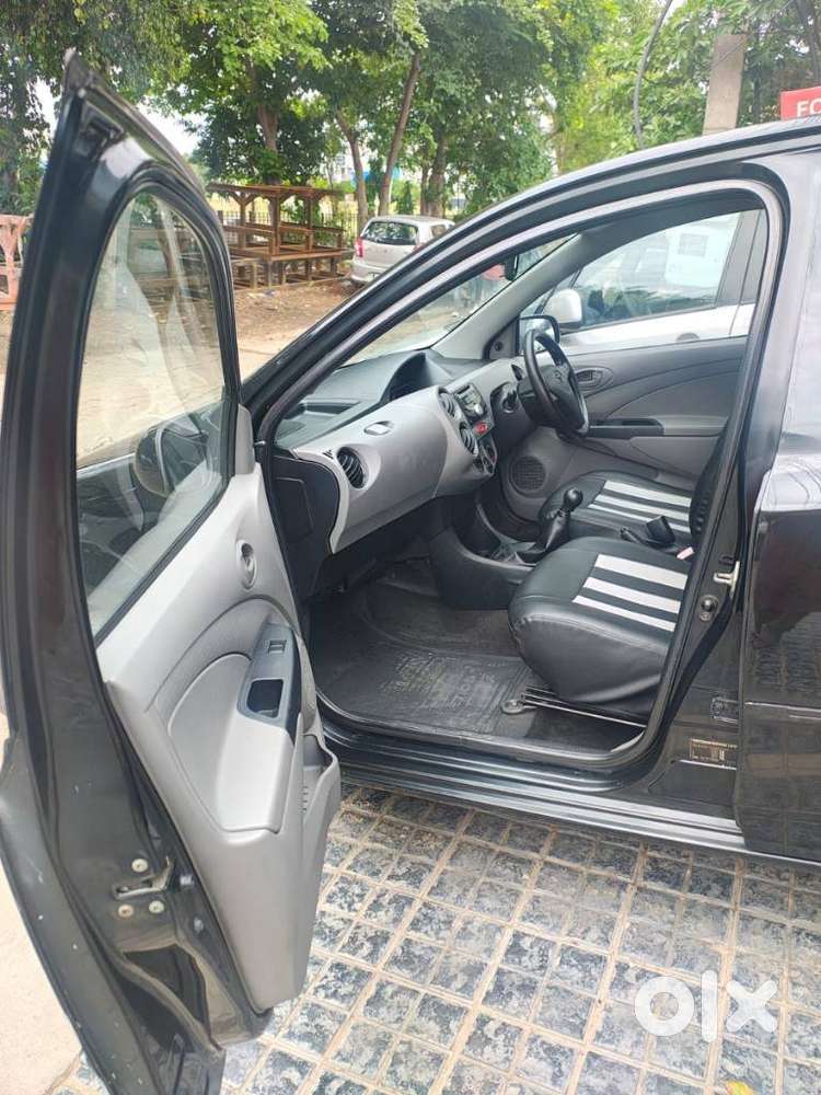 Toyota Etios Liva G, 2011, Petrol