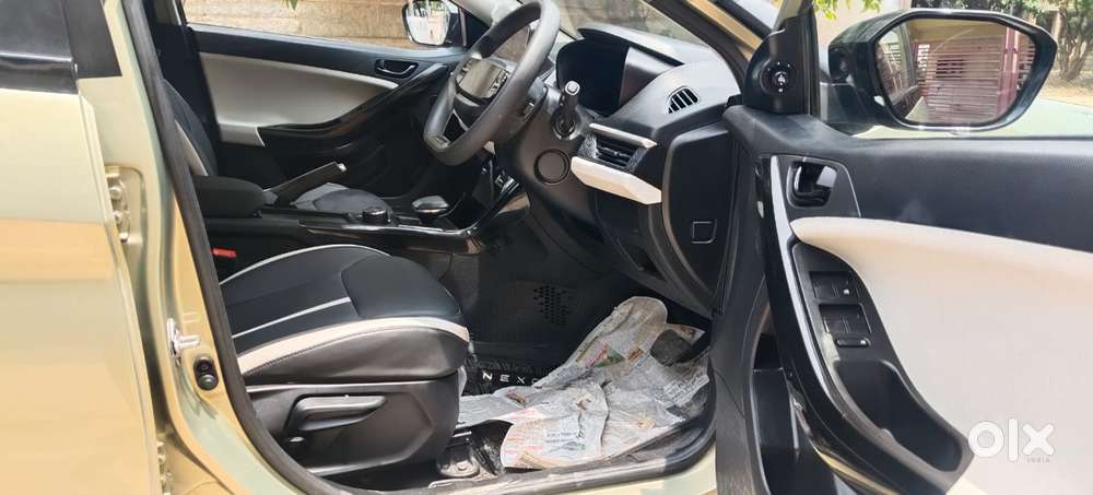 Tata Nexon Xz Plus (hs), 2025, Petrol