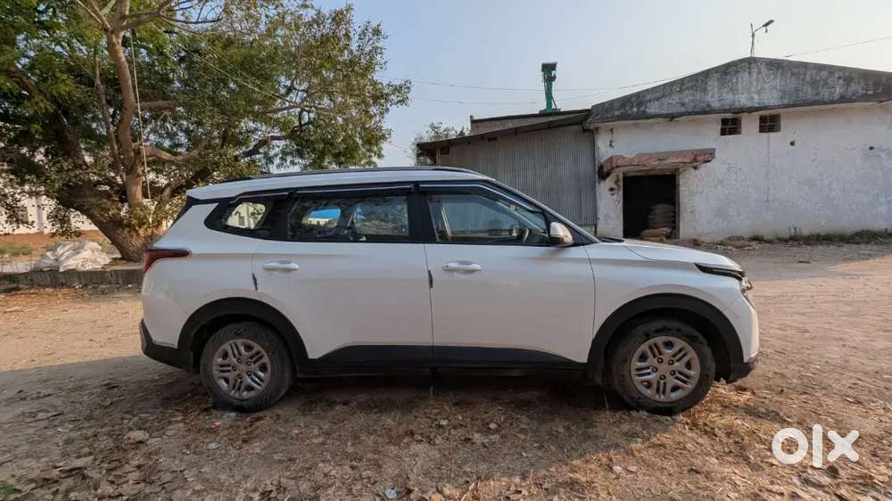 Kia Carens 2022 Petrol 12000 Km Driven