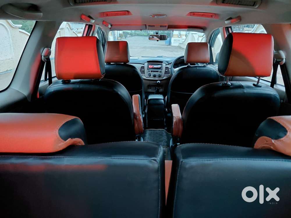Toyota Innova 2.5 G (diesel) 8 Seater Bs Iv, 2016, Diesel