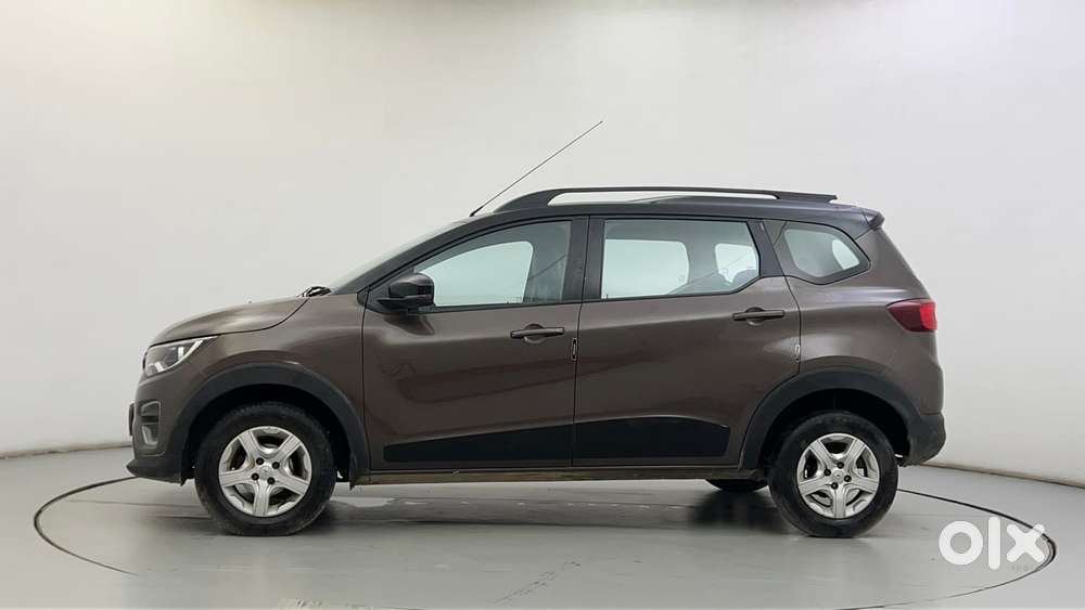Renault Triber Rxz, 2022, Petrol