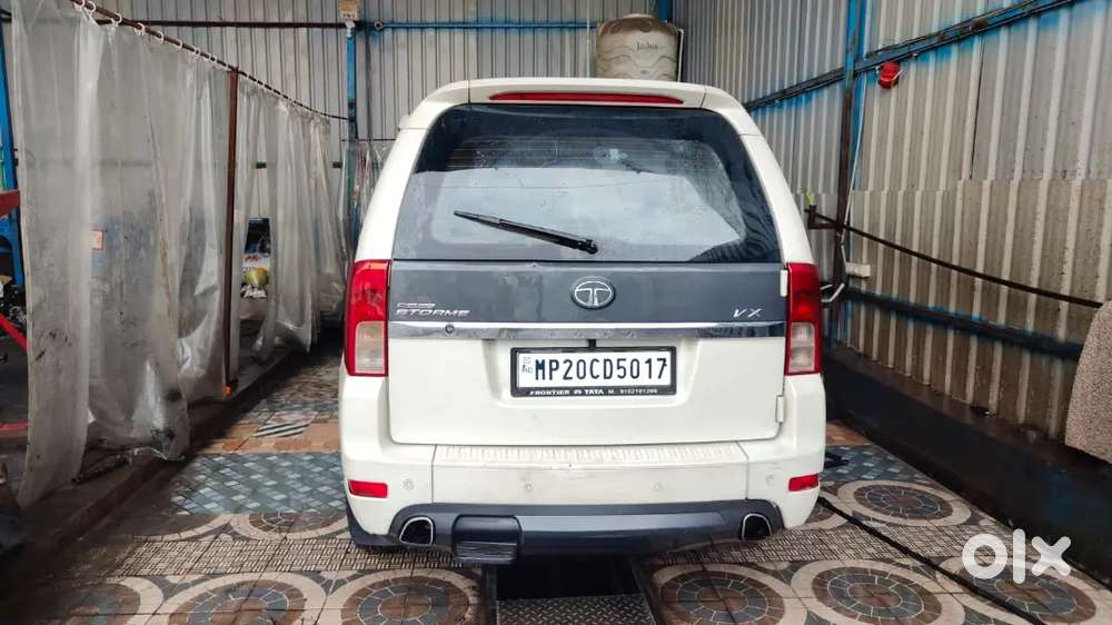 Tata Safari Storme 4x2 Vx Top Model