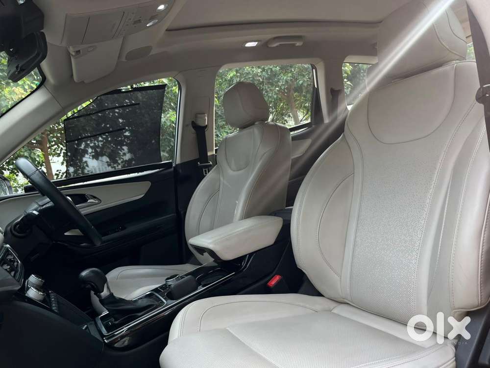 Mahindra Xuv700 2.0 Ax 7 Petrol At Luxury Pack Str, 2021, Petrol