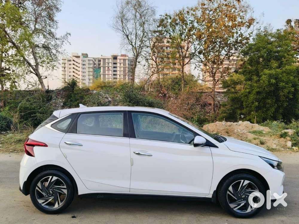Hyundai I20 Asta (o) 1.2 Mt, 2023, Petrol