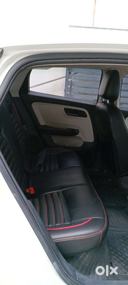 Tata Altroz 1.2 Xe, 2024, Petrol