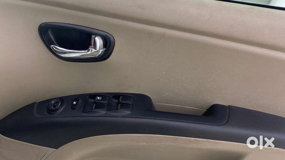 Hyundai I10 Asta Sunroof At, 2012, Petrol