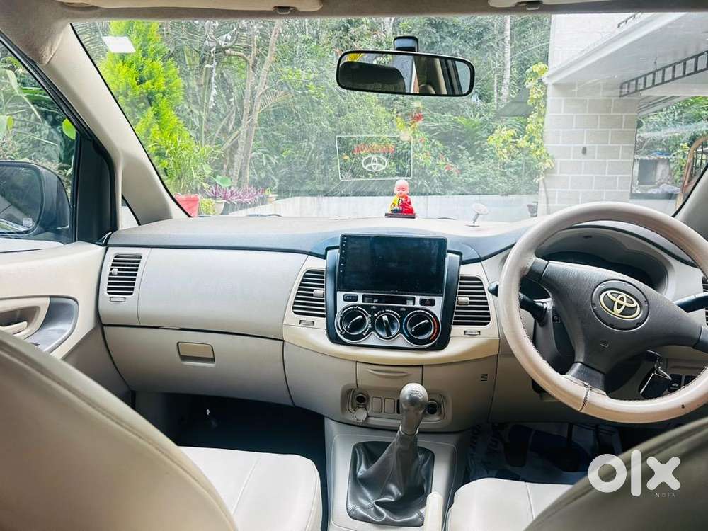 Family Used Neat And Clean Toyota Innova 2010 Diesel 194000 Km Driven