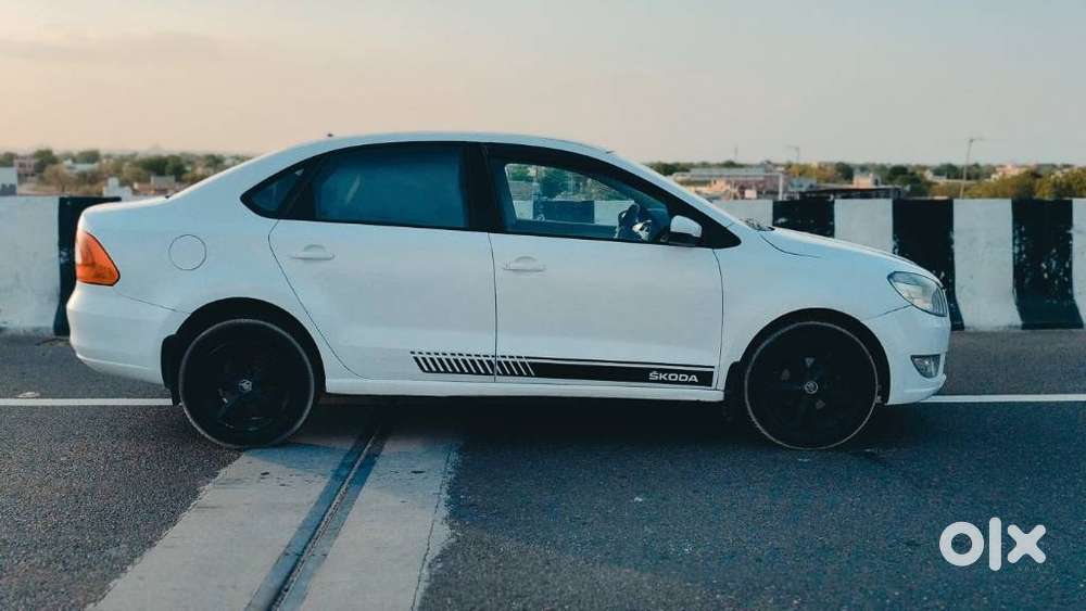 Skoda Rapid 1.5 Tdi Ambition With Alloy Wheel, 2016, Diesel