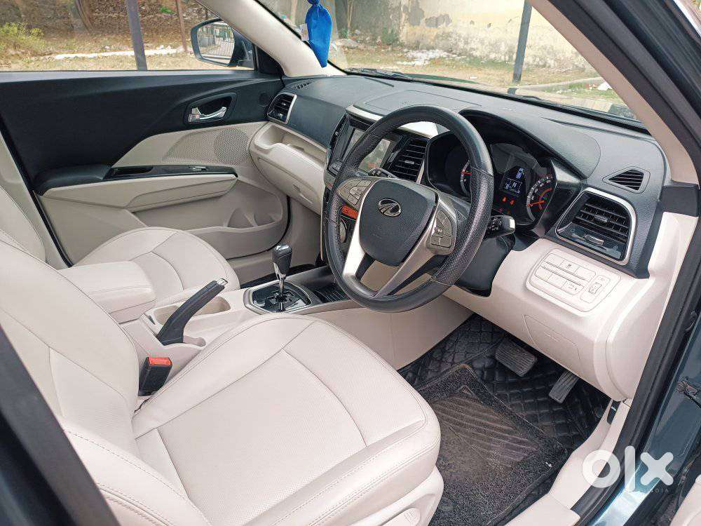 Mahindra Xuv300 1.2 W8 (o) Amt Petrol, 2022, Petrol