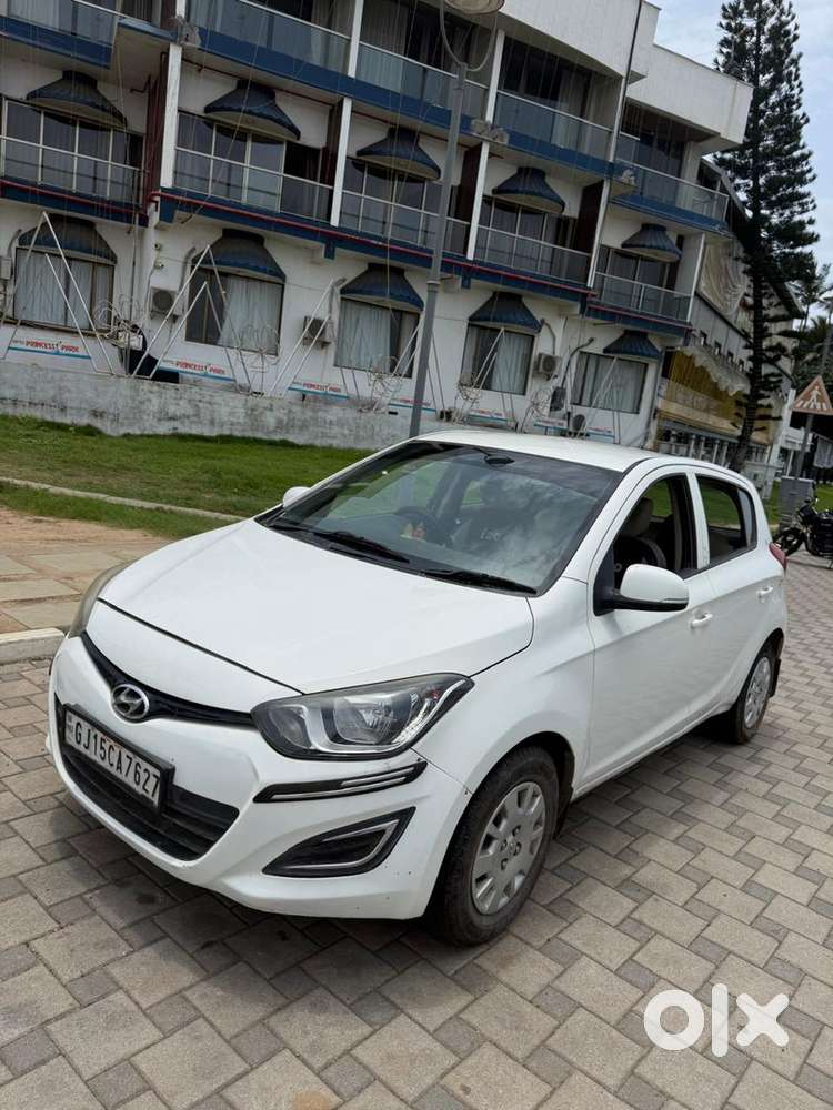 Hyundai I20 Magna Petrol 2012