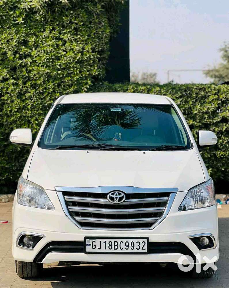 Toyota Innova 2.0 Vx (petrol) 8 Seater Bs Iv, 2014, Diesel
