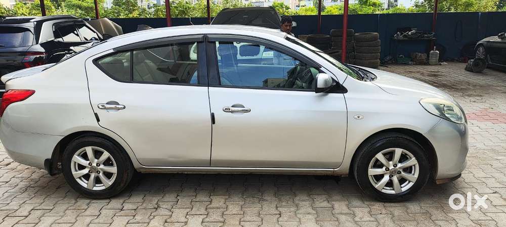 Nissan Sunny, 2012, Petrol