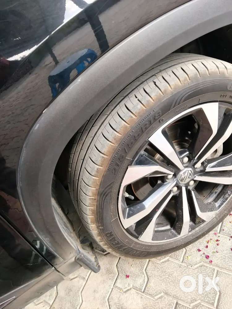 Mg Hector Plus 2023 Petrol 34000 Km Driven